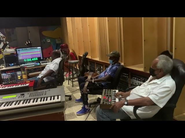 ROOTS REGGAE VIBRATION Overdubbing ft. Robbie Lyn & Earl ‘Chinna’ Smith