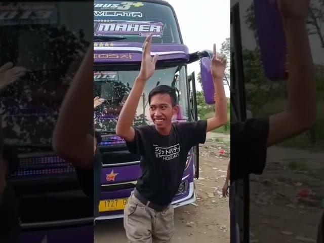 bus SJM TRANS RATU MAHER #bismania #viral #ratumaher bah isal #adawchannel #busmania #basuri#klakson