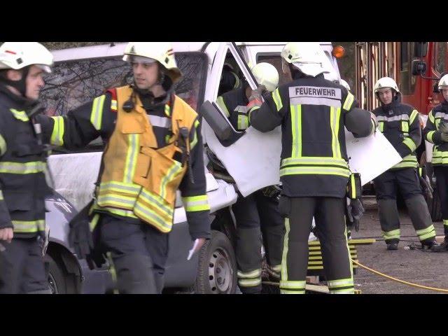 Freiwillige Feuerwehr Wickede/Ruhr Wehrübung Verkehrsunfall TVP Top View Photos Luftaufnahmen NRW