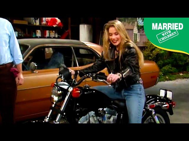 Kelly Reaffirms Her Youth | Married With Children