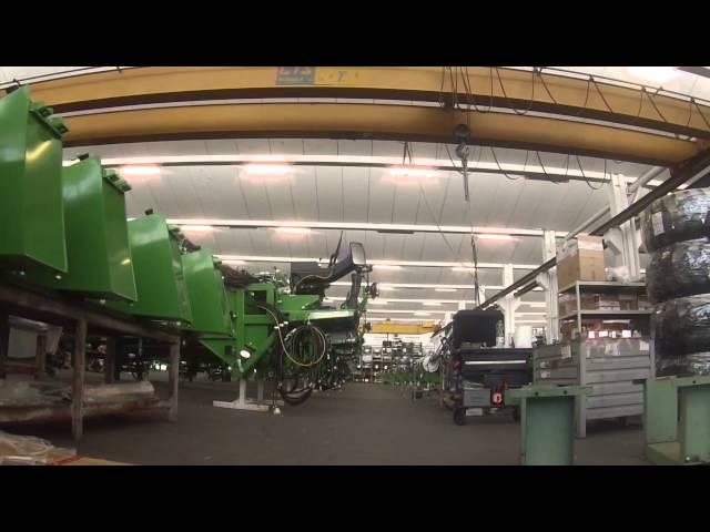 A look inside the Guaresi Tomato Harvesters Factory. Uno sguardo dentro alla Guaresi S.p.A.