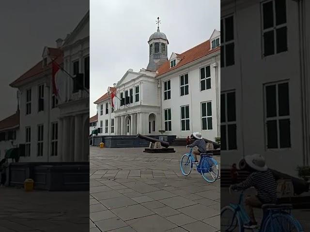 Main Sepeda di Kota Tua asik juga#sepeda #kotatua #shortsyoutube