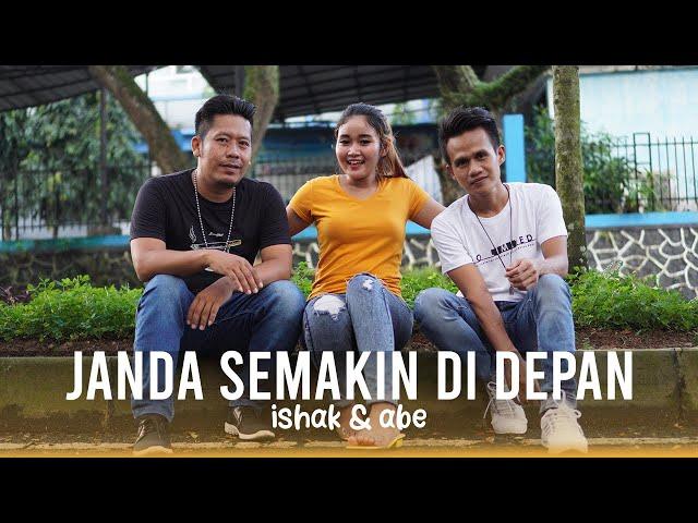 Janda Semakin Di Depan - Ishak & Abe (Official Music Video)