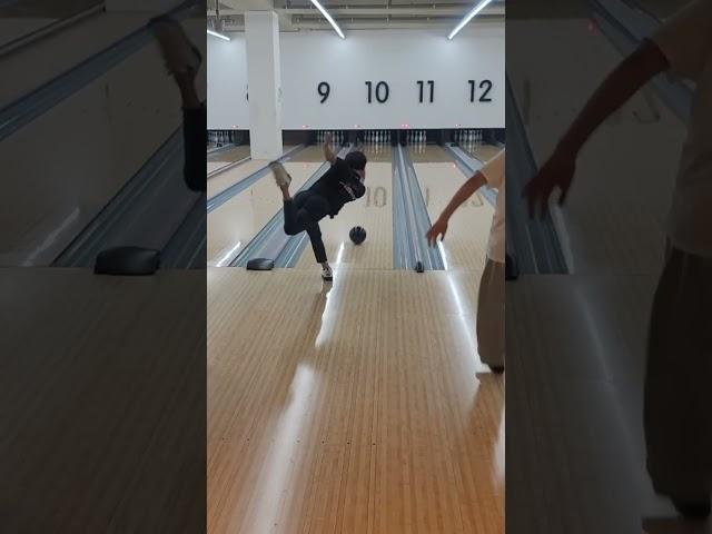 볼링칠때 이러면 사고나요!! #에티켓 #bowling #shorts