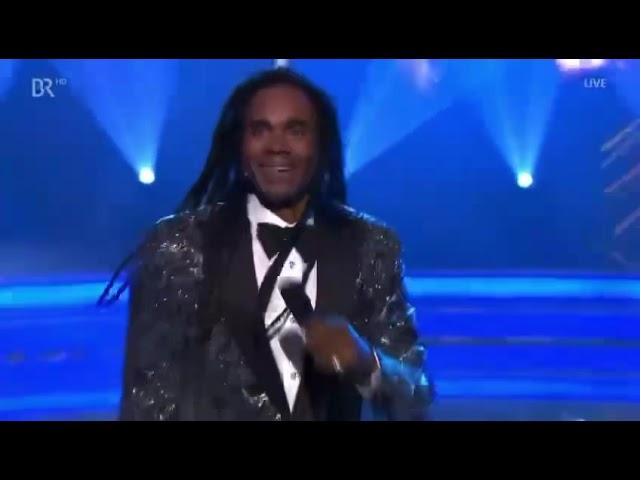 FAB MORVAN MILLI VANILLI PERFORMING LIVE GIRL YOU K OW IT’S TRUE AT BAYERISHER FESTIVAL FILMPREIS