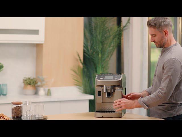 Magnifica Plus | Setting up the coffee machine for the first time