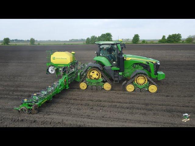 Planting Corn in Illinois | John Deere 8RX Tractor pulling Stack-fold Planters