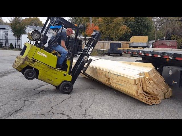 TOP Forklift Fails Compilation 2022 - Dangerous Forklift Crashes - IDIOTS FORKLIFT DRIVER