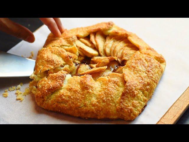 Apple Galette with Flaky Crust and Gooey Apple Filling  | Easy Recipe for Homemade Apple Galette