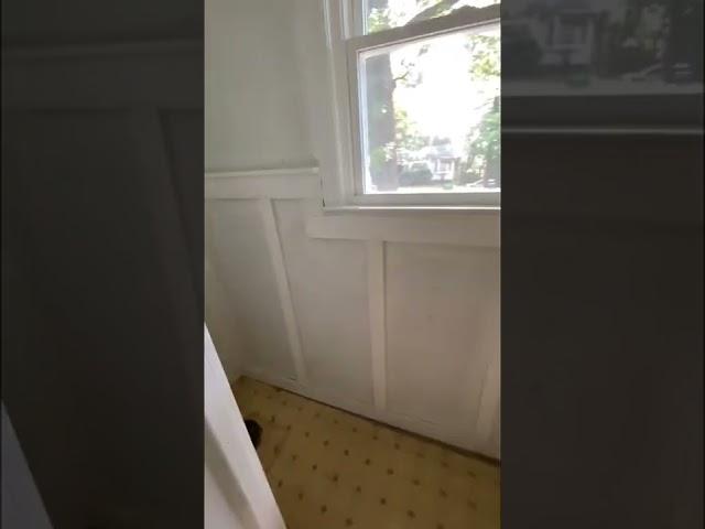 A little board and batten refresh on this 1960’s yellow tile bathroom feels right, doesn’t it?