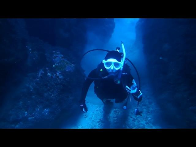 #17202 #Okinawa #Diving #Southernlinks Oki #Crevasse