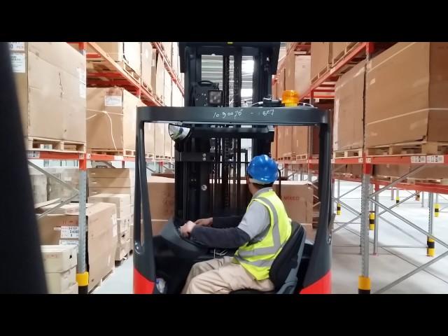 Linde model. Reach truck @kia dammam