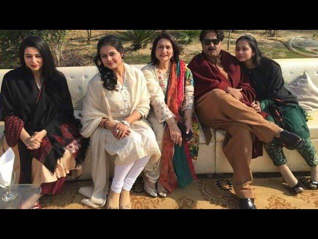 Family of Aftab Iqbal ,Wife Daughters, Ayesha Noor Iqbal Details