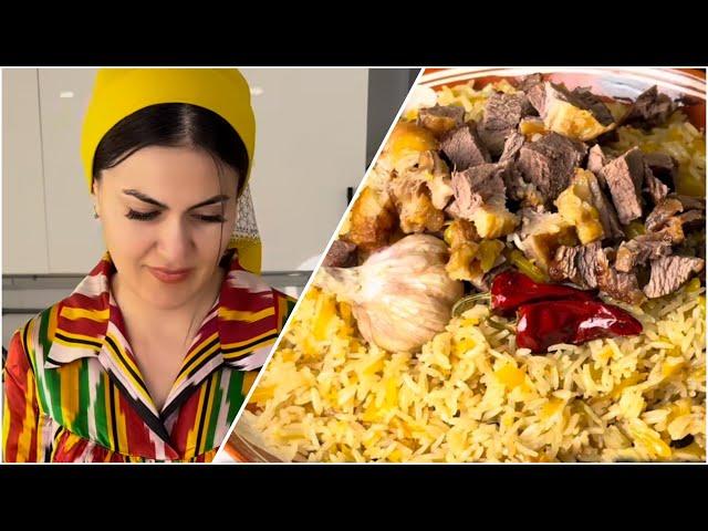 Traditional Uzbek pilaf/ Традиционный узбекский плов/ Узбекский плов/ Узбекское национальное блюдо