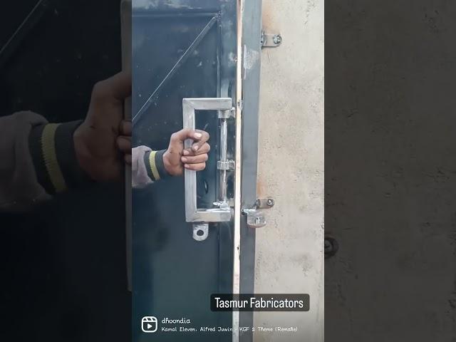 Sliding gate handle plus lock 2 in 1