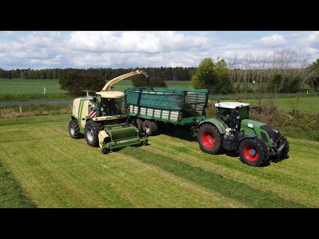 Der 1. Schnitt, Grasernte 2022 mit dem Lu Fühner im südlichem Emsland mit einem Krone Big X