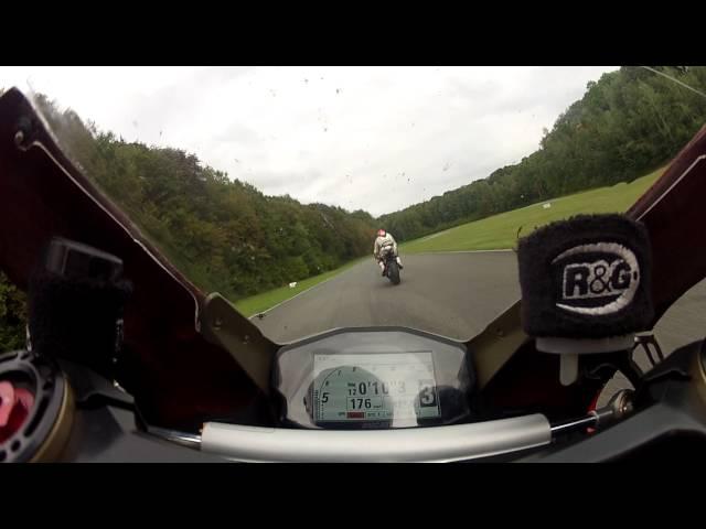 DUCATI 1199 PANIGALE VS DUCATI 1098S - CIRCUIT FOLEMBRAY