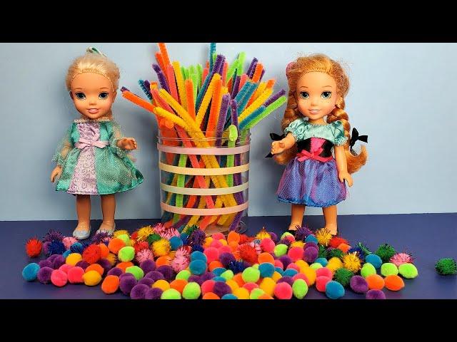 Making crafts at home ! Elsa and Anna toddlers