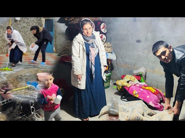 ️ Heavy Rain Hits Sadegh’s Home – A Struggle to Save Their Belongings & Seeking Shelter 