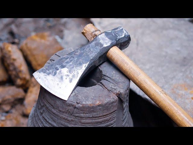 Forging an 2.5 KG Huge Indian Axe ! Handmade