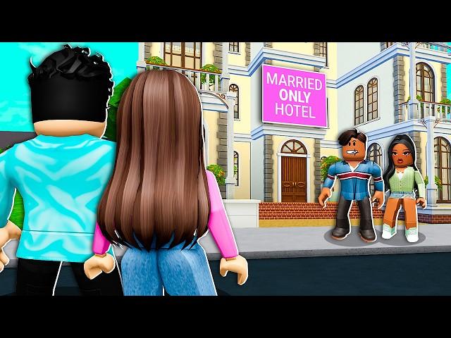 HOTEL Is For MARRIED COUPLES.. They Made Us DIVORCE! (Roblox)