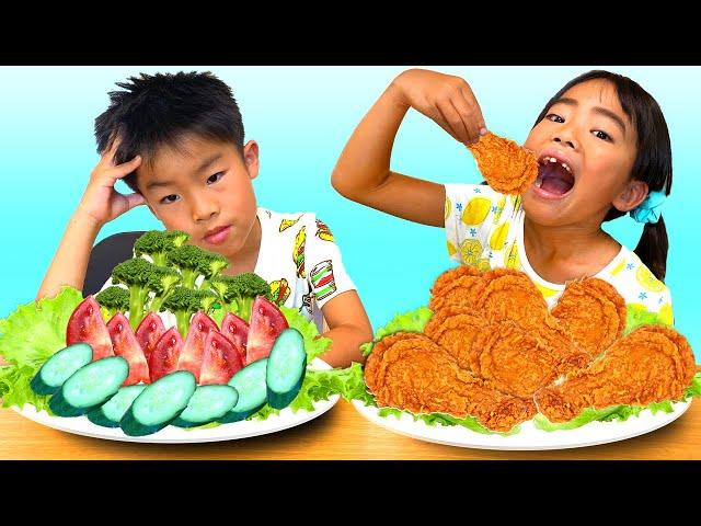 【学校ごっこ】野菜 VS お肉！体に良い食べ物どっち？Kaede and Ahtan Learn to Share Food Vegetables and Fried Chicken for Kids