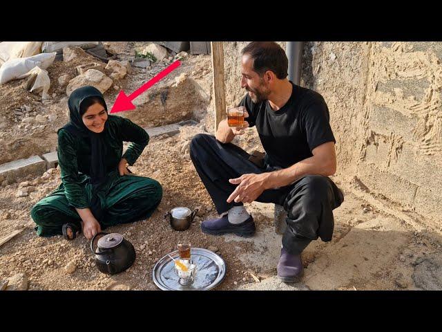 Ismat and Saadat's Joke: Saadat's Secret Glances at Ismat