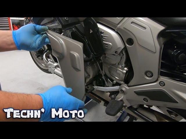 BMW K1600 GTL Side Panels Installation and Removal | Techn' Moto