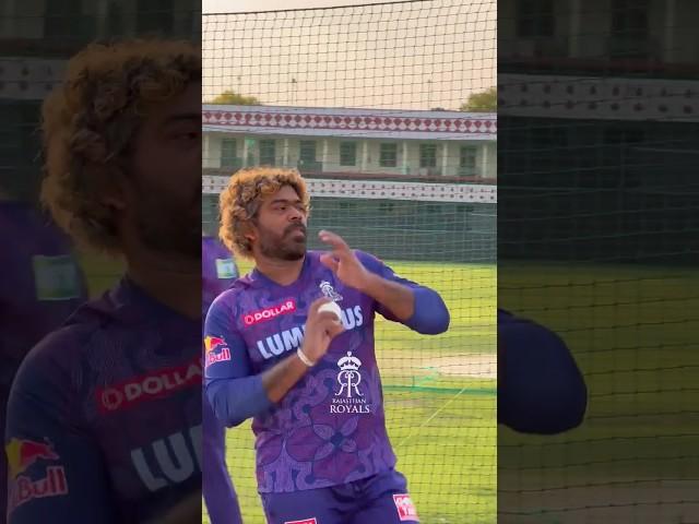 \|/ As Malinga as it gets. 