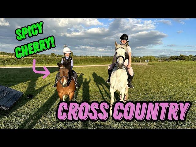 CROSS COUNTRY SCHOOLING WITH ESME + CHERRY AND DOROTHY + WILLOW! - TAKING MY SPICY PONY XC JUMPING!