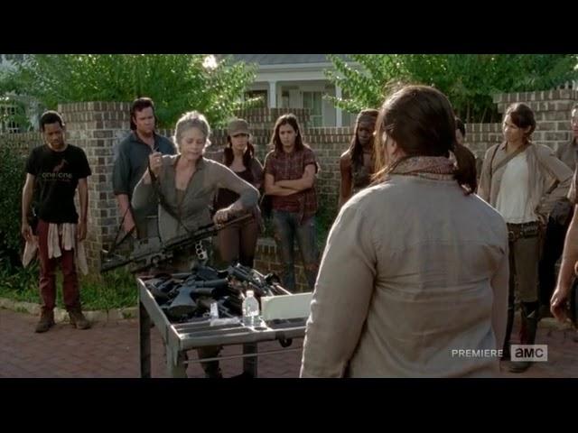 The Walking Dead 5x4 - Carol gives up her guns