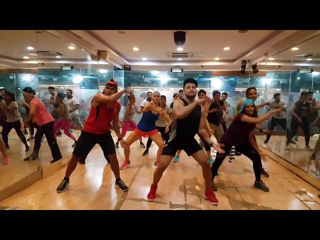 Tirchi Topi wale .Bollywood Zumba workout S.F.C by Zin Suresh and team