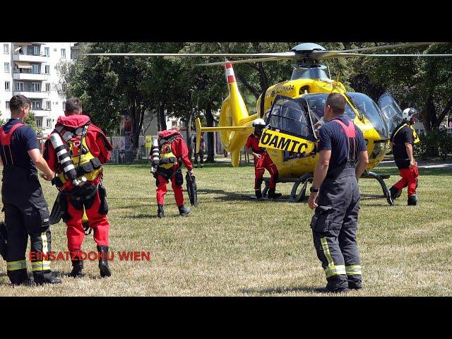 NOTARZTHUBSCHRAUBER Christophorus 9 holt FEUERWEHR-TAUCHER von der Wache ab!