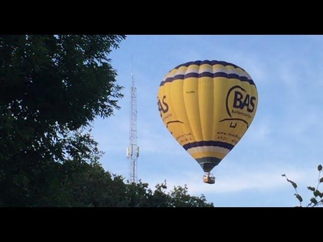 Heteluchtballon botst bijna tegen zendmast