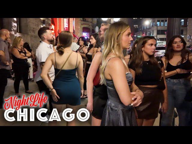 Chicago Nightlife!! Night in Downtown Streets!! USA 