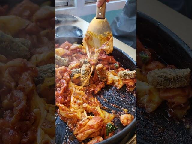 배부른데 가성비까지 완벽한 점심메뉴는 여깁니다 / lunch menu is dakgalbi "chicken"