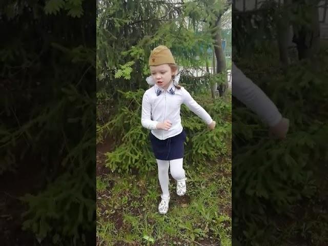 #7яДома: Вероника Станкевич читает стих в честь своего прадедушки Станкевича Олега Борисовича.