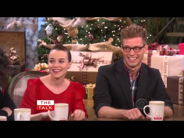 Renee Felice Smith and Barrett Foa on The Talk