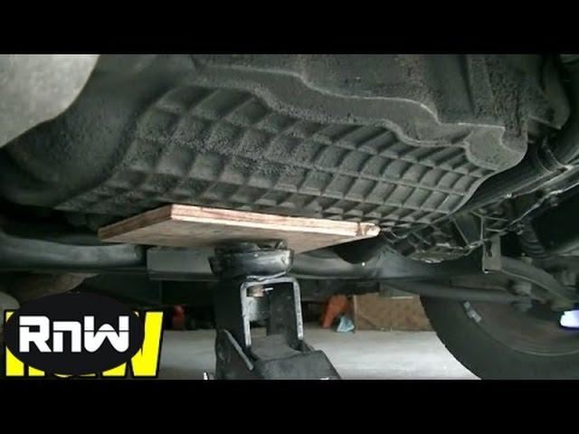 Chrysler PT Cruiser Motor Mount Inspection and Replacement