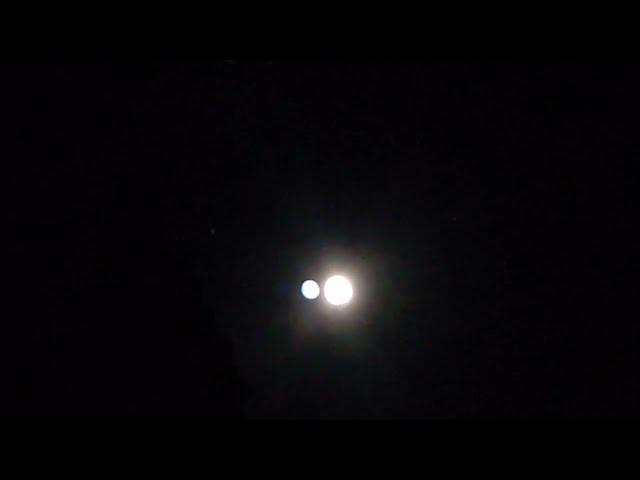 How Is This The Moon? Two Light Source 8/2/23