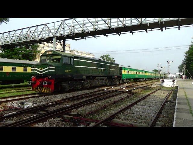 Chugging sound of ZCU 20 leading Tezgam 7up passing through Jhelum with full flow Pakistan Railways