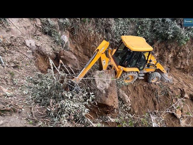 Impressive Struggle-Mountain Packed with Boulders