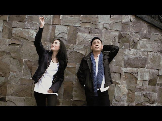 ILIR7 - Sakit Sungguh Sakit (Official Music Video)