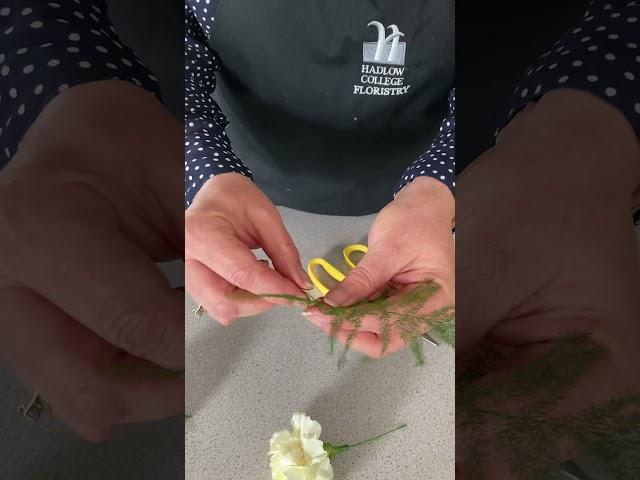 How to make a carnation buttonhole