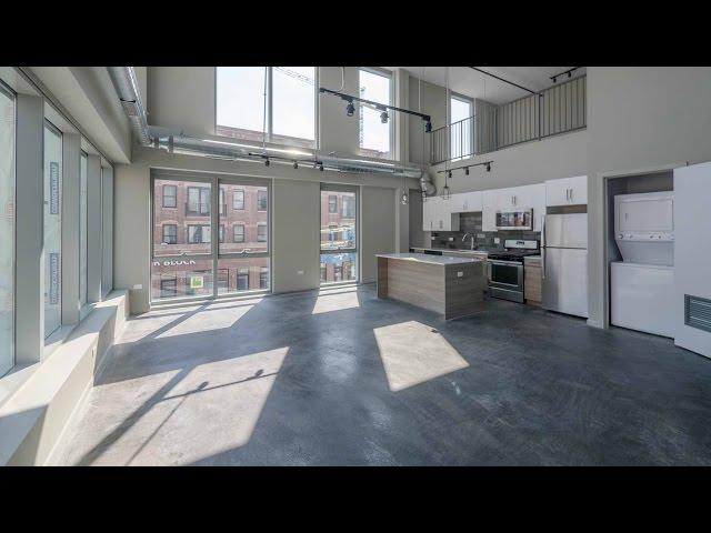 A Wicker Park 2-bedroom loft with a dramatic, soaring living area