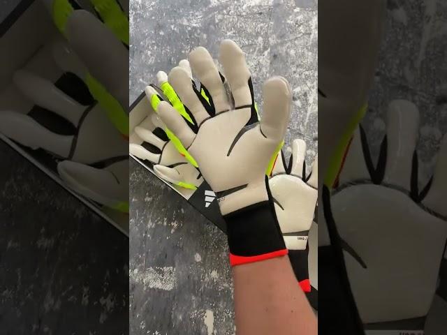 Goalkeeper gloves information new products manufacture #goalkeeperstore #goalkeepergloves #short