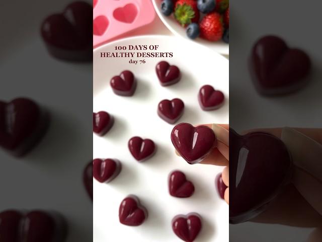 Healthy berry gummies - a fun dessert idea #healthyrecipes #healthydessert