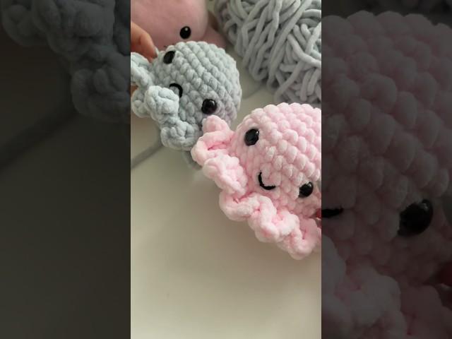 Crocheting a reversible octopus!!🩶 #crochet #amigurumi #crochetlove