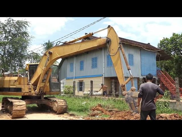 Incredible Excavator Unloading Mud and Dirt