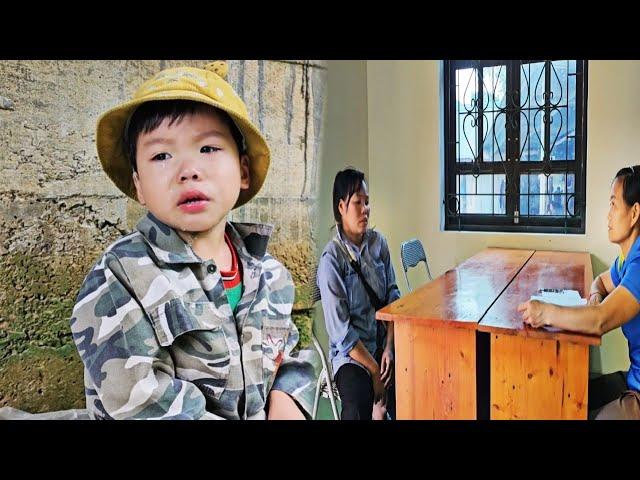 The aunt went to the police station to ask for help in finding the Elephant boy